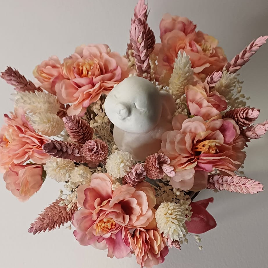 Lata com arranjo de flores preservadas - Madrinha