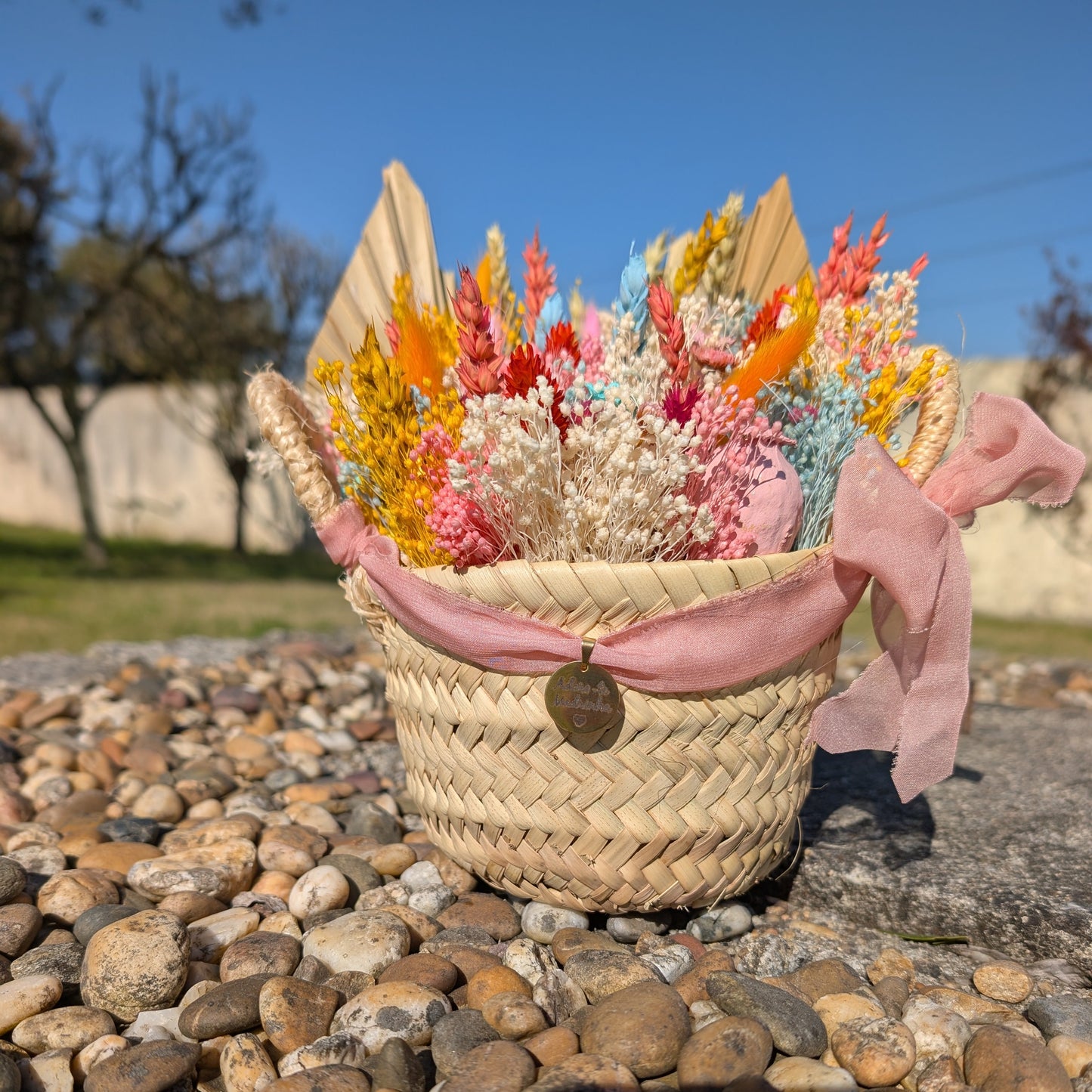 Cesta com flores preservadas