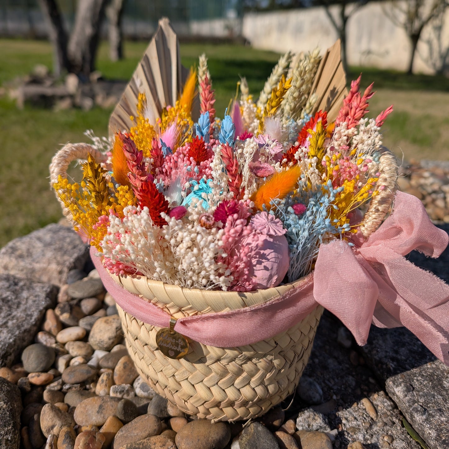 Cesta com flores preservadas